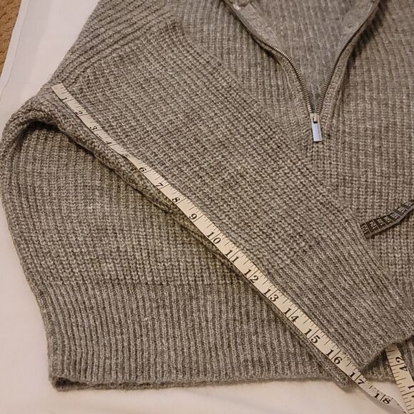 Calvin klein men's sweater size large. - Picture 7 of 7